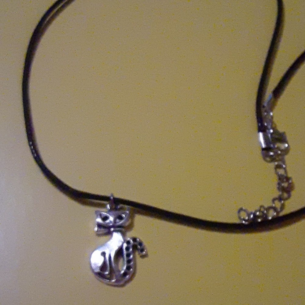 🐈Kitty Necklace🐈 - Picture 2 of 4